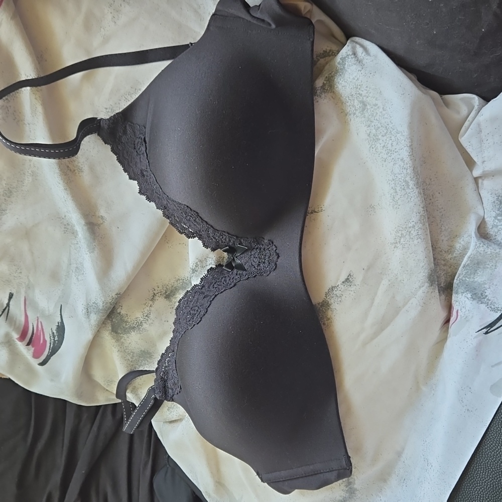 Maidenform black wireless 36B bra